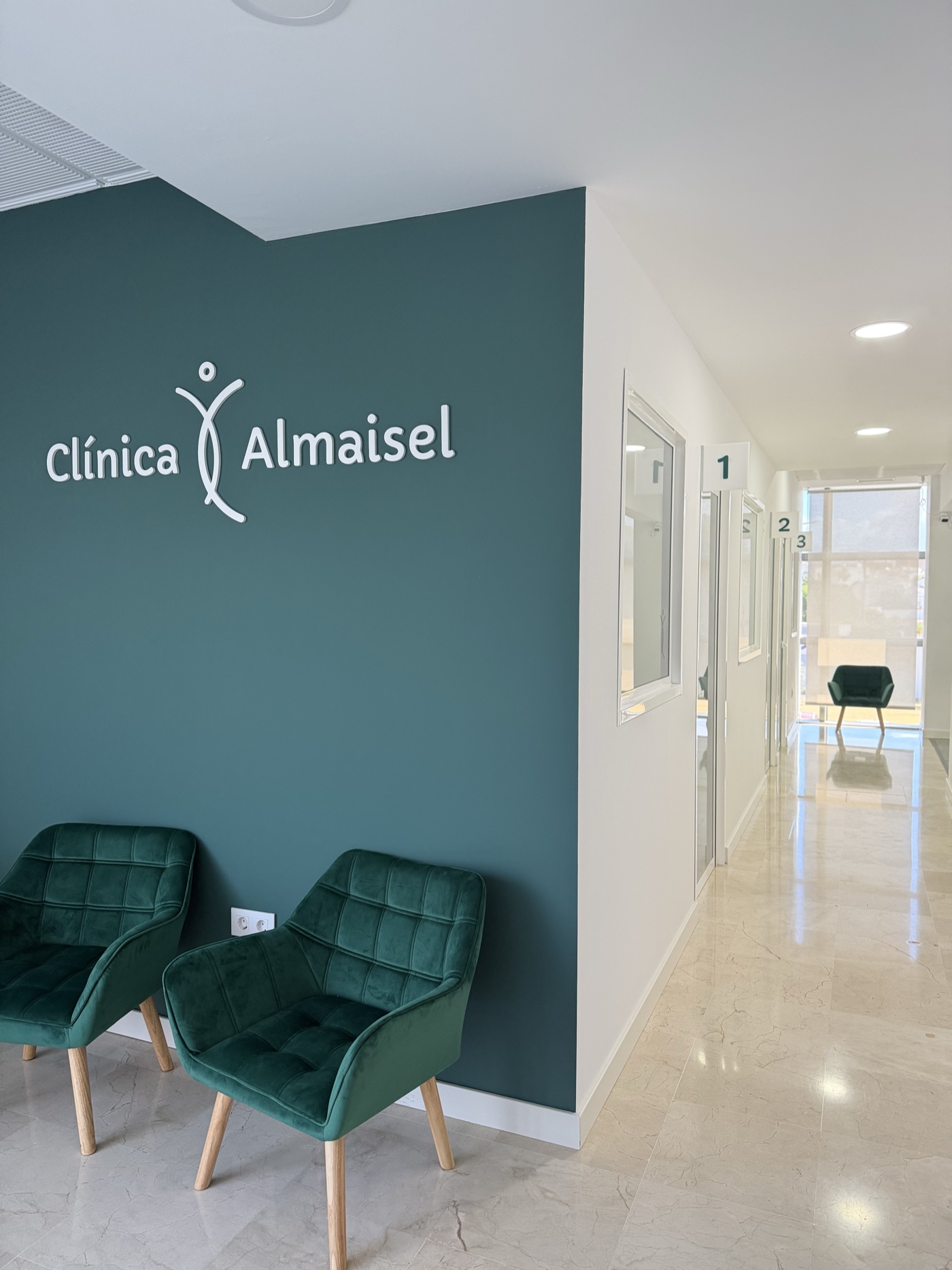 Instalaciones de Clínica Almaisel en Tomares