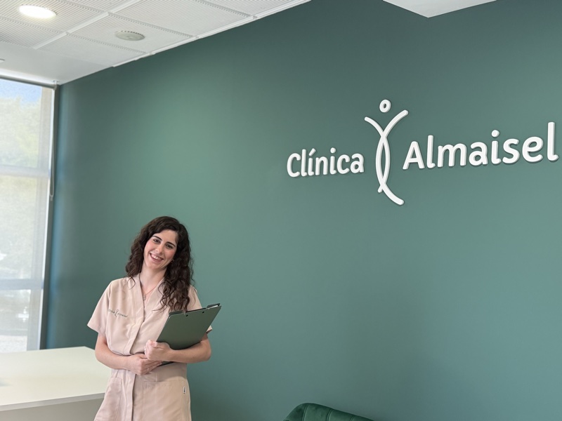 María Álvarez — Administración en Clínica Almaisel